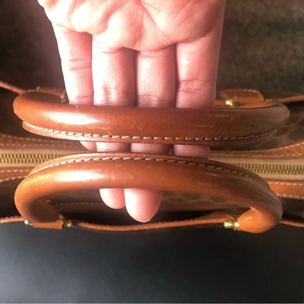 Celine Handbag - Picture 6 of 10